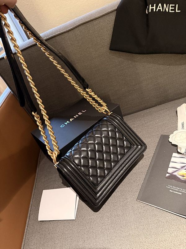 Chanel leboy24ss chain bag